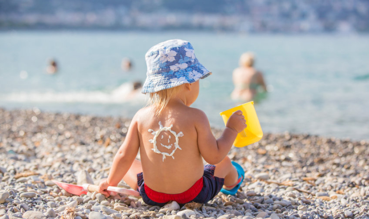 Sunscreen with Zinc Oxide May Become Toxic with Sunlight
