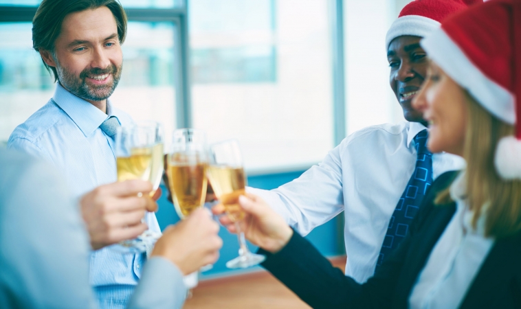 How to Avoid Overeating at Holiday Parties